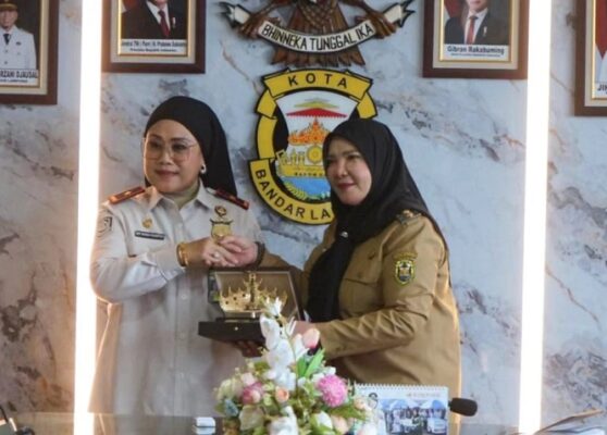 Wali Kota Eva Dwiana Teken MoU Layanan Keimigrasian di Mal Pelayanan Publik Bandar Lampung