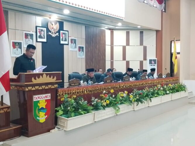 DPRD Tanggamus Gelar Paripurna, Setujui Tiga Ranperda dan Bahas Perubahan Nomenklatur BPRS