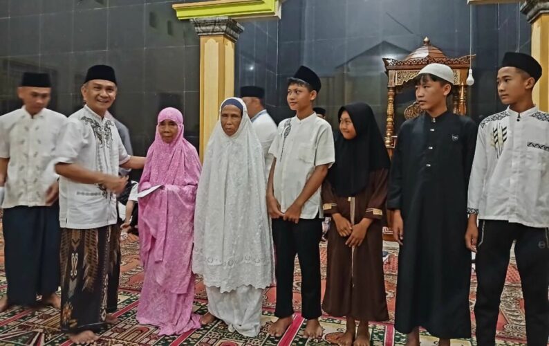 Safari Ramadhan Pemkab Kaur 1447 H: Wakil Bupati Abdul Hamid Serahkan Bantuan Anak Yatim dan Dhuafa di Semidang Gumay