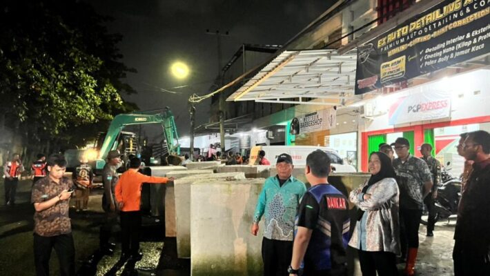 Gerak Cepat, Eva Dwiana Perbaiki Jalan dan Drainase di Kedamaian untuk Atasi Banjir