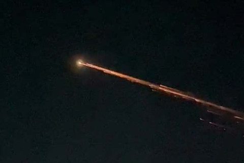 Langit Lampung Geger! Benda Bercahaya Misterius Melintas