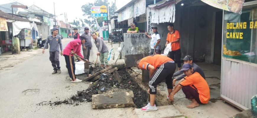 Antisipasi Cuaca Ekstrem, Pemkot Bandar Lampung Gelar Aksi Bersih Drainase Serentak