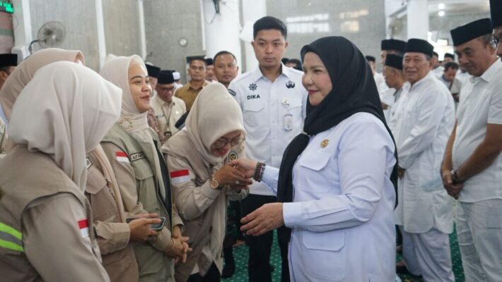 1.159 Jemaah Haji Bandar Lampung Dilepas, Eva Dwiana Doakan Sehat dan Mabrur