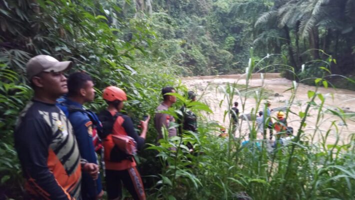 Dua Mahasiswi Unila Hanyut di Sungai Taman Wista Wira Garden, Diduga Terseret Air Bandang