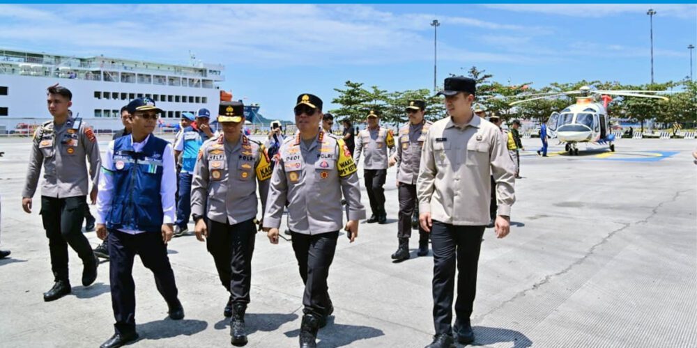 Bupati Egi Dampingi Wakapolri Tinjau Arus Mudik Bakauheni, Pastikan Perjalanan Aman dan Nyaman