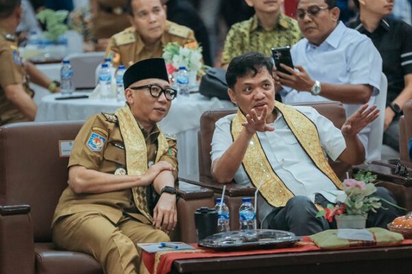 Gubernur Mirza Bersama Ketua Komisi III DPR RI Habiburokhman Hadiri Kuliah Umum dan Pelantikan Pengurus BEM U KBM Unila