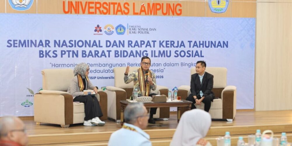 Seminar Nasional FISIP Unila Soroti Kesenjangan Riset dan Kebijakan, Dorong Kolaborasi Strategis