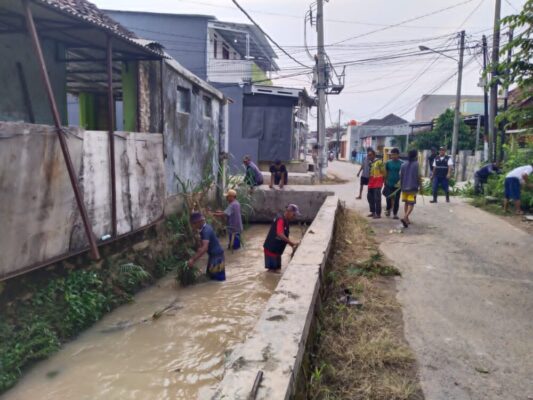 Antisipasi Cuaca Ekstrem, Pemkot Bandar Lampung Gelar Aksi Bersih Drainase Serentak