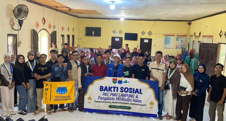 PMII Lampung Turun ke Pesisir! Istigosah, Bagi Sembako hingga Tanam Mangrove Demi Selamatkan Alam dan Warga Sebesi