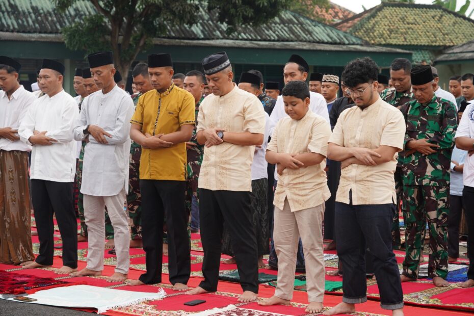 Idul Adha 1447 H, Korem 043/Gatam Gelar Sholat Bersama dan Tebar Semangat Berkurban di Kota Metro
