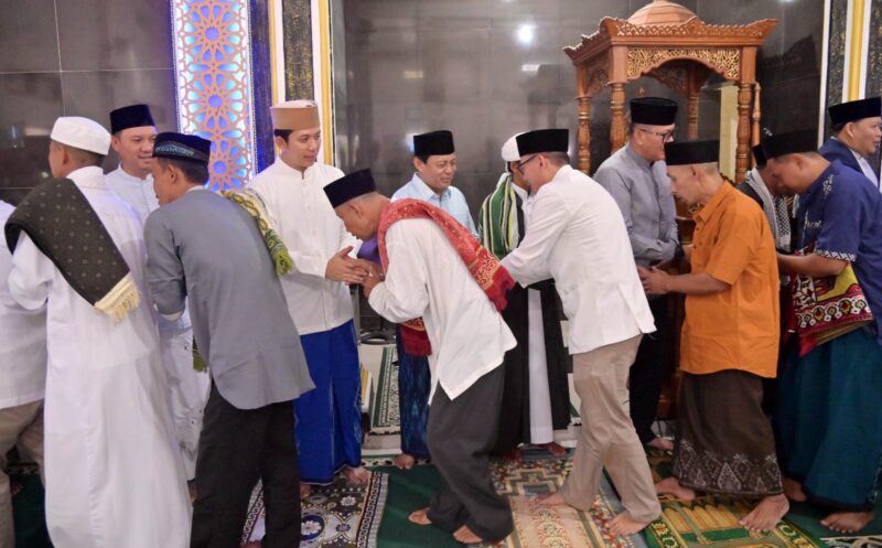 Iduladha di Desa Kemukus, Bupati Egi Serukan Kurban Bersih dan Gerakan HELAU untuk Lampung Selatan