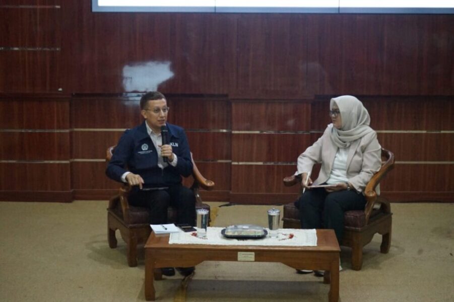 FISIP Unila Gelar Kuliah Umum Isu Global, Mahasiswa Diajak Memahami Geopolitik dan Diplomasi Dunia