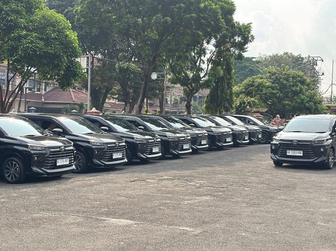 Wali Kota Eva Dwiana Bagikan 31 Mobil Operasional untuk Kepala Puskesmas di Bandar Lampung