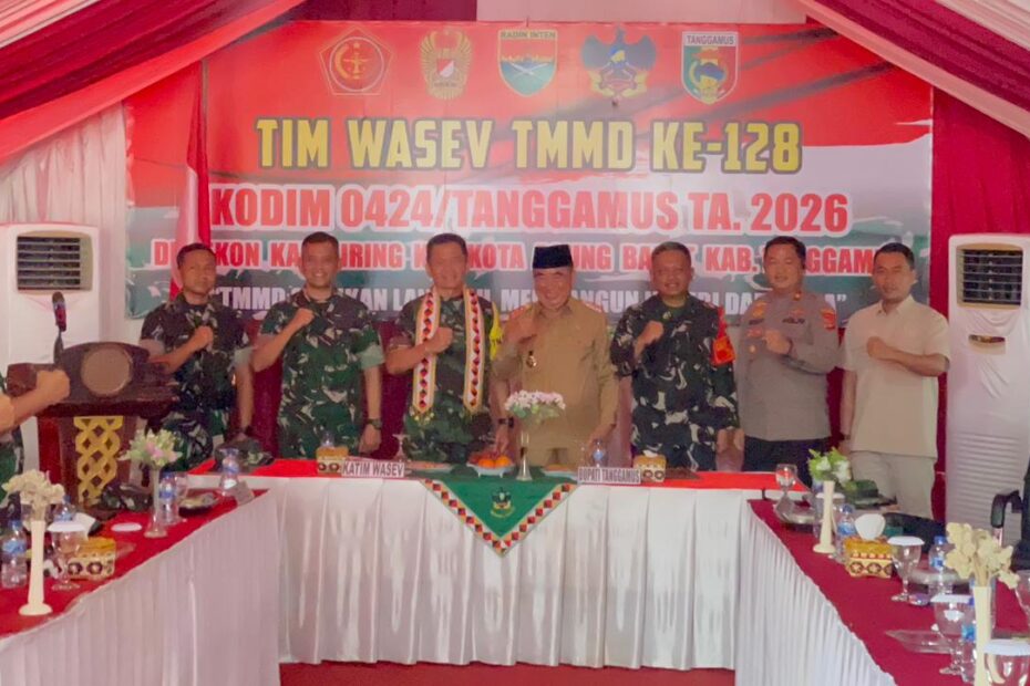 Tim Wasev Pusterad Tinjau TMMD ke-128 di Tanggamus, Kasrem 043/Gatam: Pembangunan Tetap Dikebut Meski Diguyur Hujan
