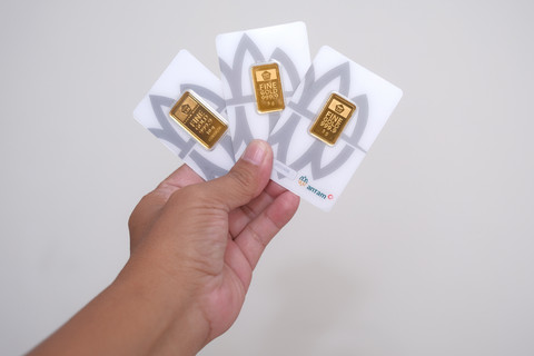 Harga Emas Bergejolak, Investor Pilih Tahan Aset Meski Sempat Tembus Rp3 Juta per Gram