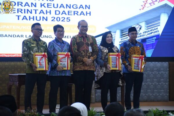 Wakil Ketua II DPRD Bandar Lampung Hadiri Penyerahan LHP BPK, Tegaskan Komitmen Transparansi dan Akuntabilitas Keuangan Daerah