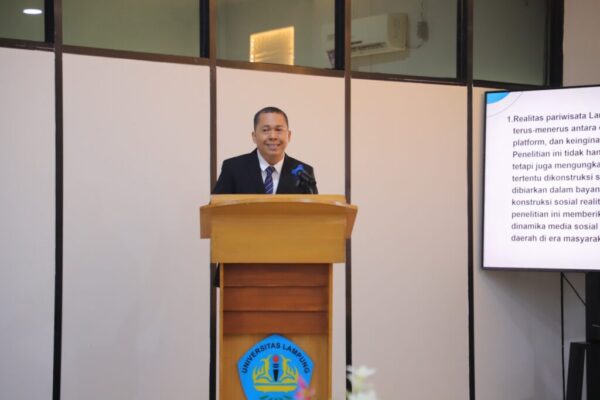 Disertasi Analisis Pariwisata Lampung di Instagram Antar Toni Wijaya Raih Gelar Doktor Unila