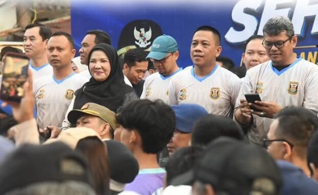 Wakili Gubernur, Sekretaris DPRD Lampung Lepas Ribuan Peserta Jalan Sehat HUT ke-344 Kota Bandar Lampung