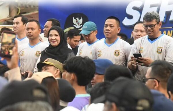 Wakili Gubernur, Sekretaris DPRD Lampung Lepas Ribuan Peserta Jalan Sehat HUT ke-344 Kota Bandar Lampung