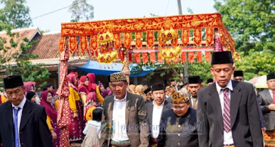 Bupati Dedi Irawan Hadiri Pengukuhan Raja Pekon Tanjung Rejo, Tegaskan Komitmen Lestarikan Adat Sai Batin