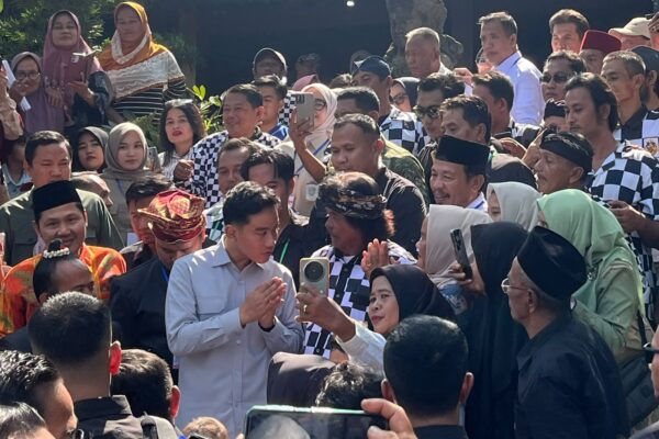 Gibran Kunjungi Taman Randu Mas Lampung Timur, Mulyono: Kehadirannya Obati Kerinduan Masyarakat Pugung Raharjo