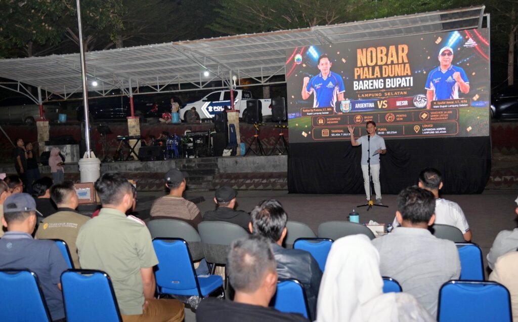 UMKM Raup Berkah dari Nobar Piala Dunia, Bupati Egi: Gema HELAU Gerakkan Ekonomi Rakyat