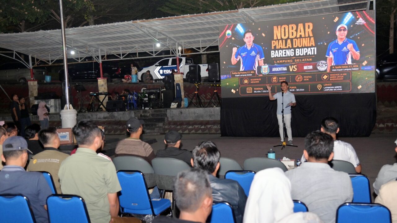 UMKM Raup Berkah dari Nobar Piala Dunia, Bupati Egi: Gema HELAU Gerakkan Ekonomi Rakyat