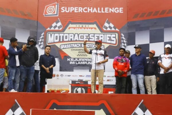 Penutupan Grasstrack Championship di Lampung Barat Meriah, Dihadiri Ribuan Penonton; Ini Kata Bupati Parosil