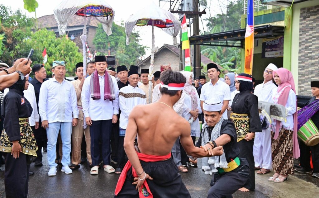 Tradisi Sedekah Bumi Sumur Kumbang Berusia 206 Tahun Tetap Lestari, Bupati Egi Ajak Generasi Muda Jaga Warisan Leluhur