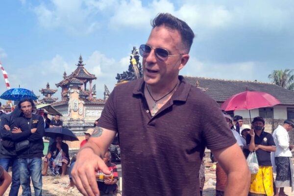 Bukan di Bali, Ngaben Massal Balinuraga Bikin Turis Italia Terpukau, Puluhan Ribu Orang Ikut Menyaksikan